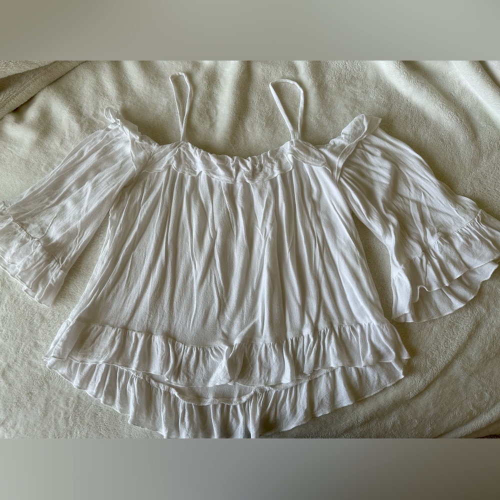 3/$20 White off the shoulder top